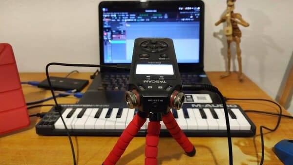 Tascam-DR-05X en estudio